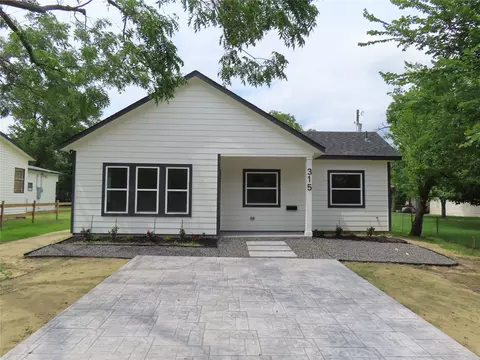 315 E Orville St, Wills Point, TX 75169