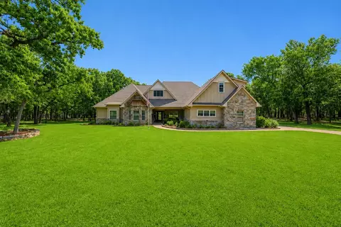 7811 Angelina Dr, Athens, TX 75752