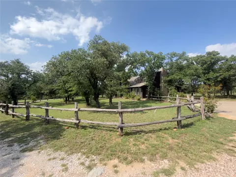 1102 NE 23rd St, Mineral Wells, TX 76067