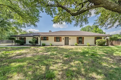 224 Bob White Trl, Burleson, TX 76028