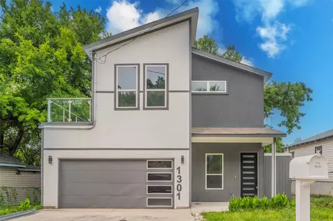 1301 Compton St, Dallas, TX 75203