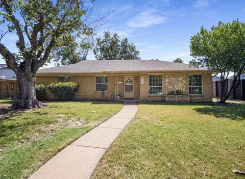 3750 Ridgeoak Way, Farmers Branch, TX 75244