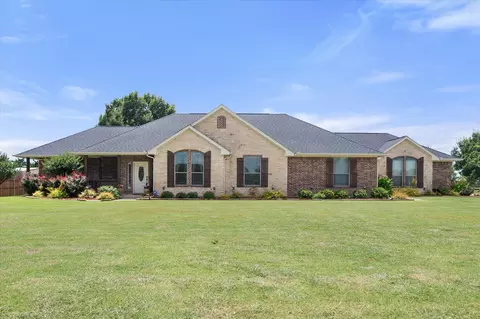 413 Rugged Dr, Red Oak, TX 75154