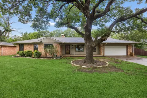 619 Kingston Dr, Irving, TX 75061