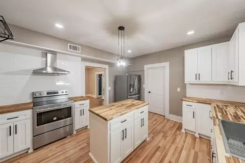 306 Davis St, Weatherford, TX 76086