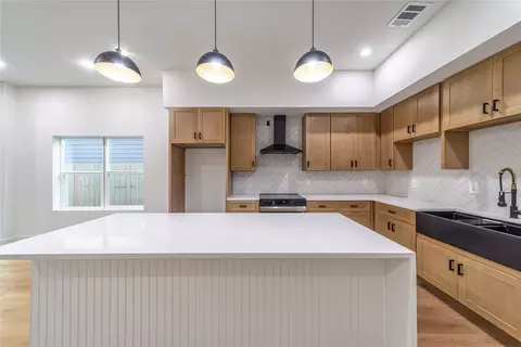 816 Lambert St, Dallas, TX 75203