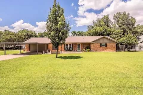5004 Blackstone Dr, River Oaks, TX 76114