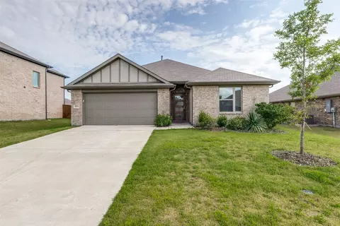 553 Meadow Run Dr, Van Alstyne, TX 75495