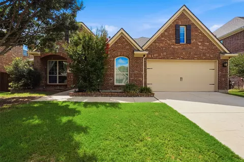 1383 Sandhurst Dr, Roanoke, TX 76262