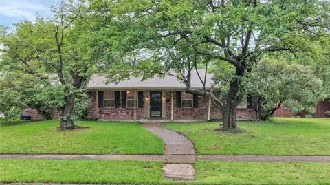 415 E Mona Ave, Duncanville, TX 75137