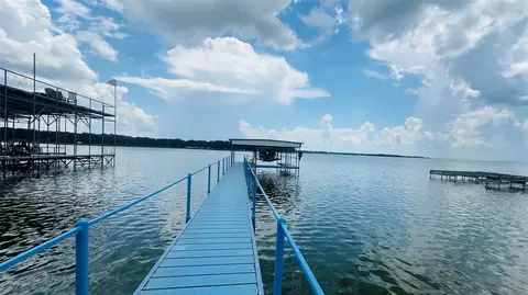 527 Old Mill Ln, East Tawakoni, TX 75472