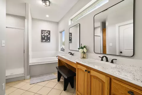 Bath - 303 Celtic Rd, Howe, TX 75459 photo 1 of 1