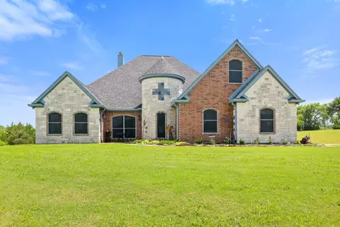 Exterior - 303 Celtic Rd, Howe, TX 75459 photo 2 of 7