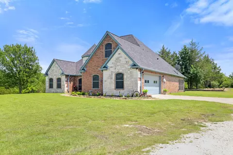 Exterior - 303 Celtic Rd, Howe, TX 75459 photo 3 of 7