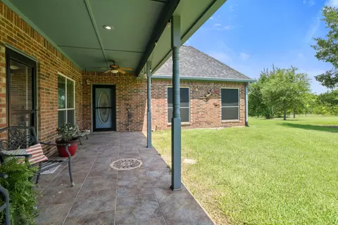 Exterior - 303 Celtic Rd, Howe, TX 75459 photo 4 of 7