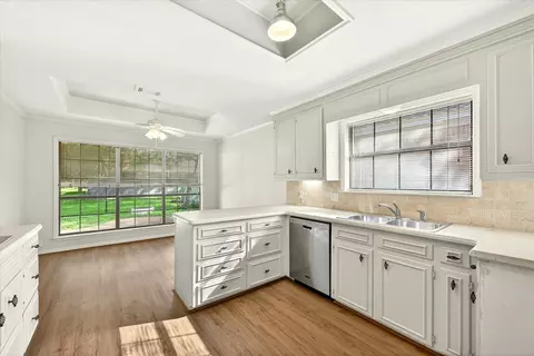Kitchen - 3601 Willow Bend Cir, Waco, TX 76708 photo 5 of 6