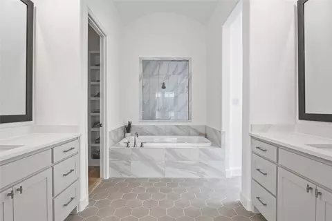 Bath - 2360 Fallsview Ct, Prosper, TX 75078 photo 1 of 5