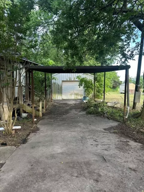 200 E Locust St, Celeste, TX 75423 photo 4
