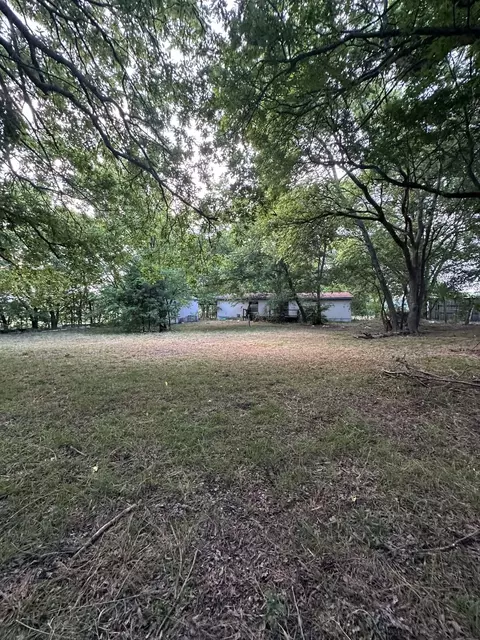 200 E Locust St, Celeste, TX 75423 photo 10
