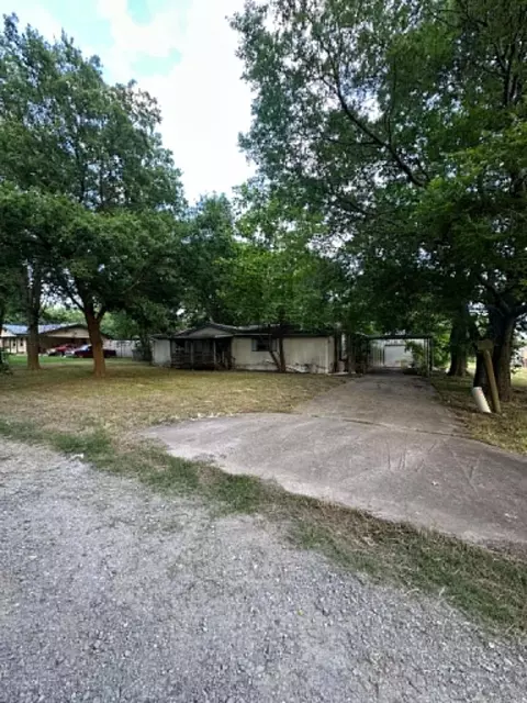 200 E Locust St, Celeste, TX 75423 photo 2