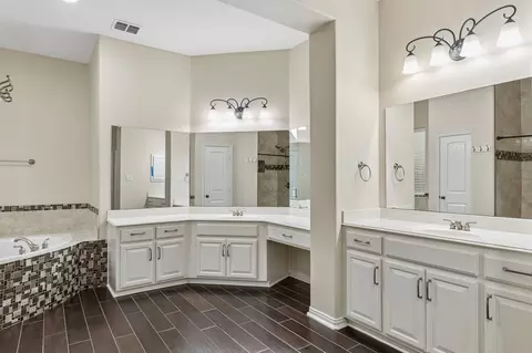 Bath - 501 Cloud View Ct, Prosper, TX 75078 photo 2 of 5