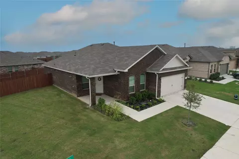 5201 Petal Meadows Dr, Fort Worth, TX 76179
