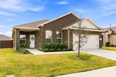 5201 Petal Meadows Dr, Fort Worth, TX 76179