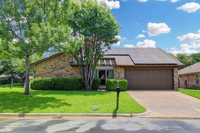 2308 Farrington Ln, Hurst, TX 76054