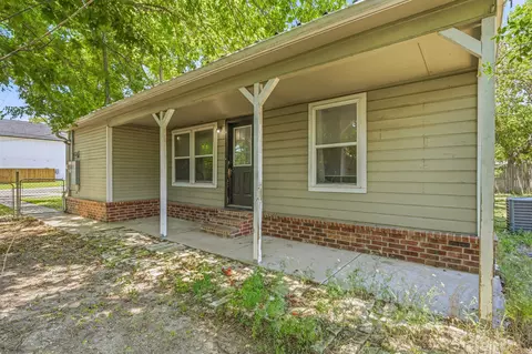 979 W Pecan St, Stephenville, TX 76401