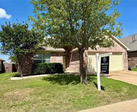 476 Paddle Dr, Crowley, TX 76036