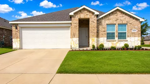 3938 Aintree Ave, Aubrey, TX 76227