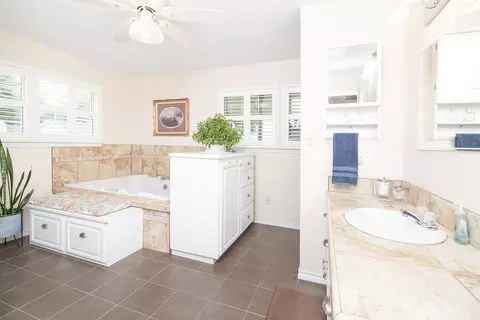 Bath - 307 E Loop Dr, Brady, TX 76825 photo 2 of 3