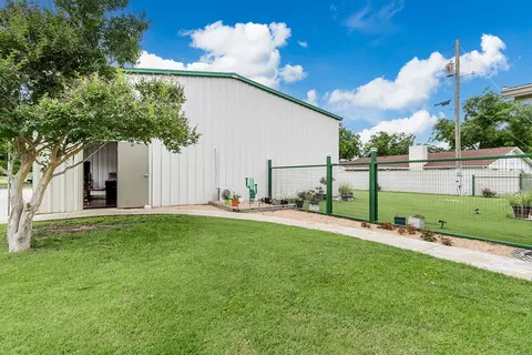 Exterior - 307 E Loop Dr, Brady, TX 76825 photo 4 of 11