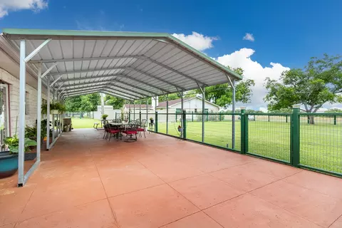 Exterior - 307 E Loop Dr, Brady, TX 76825 photo 6 of 11