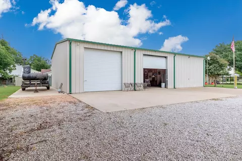 Other - 307 E Loop Dr, Brady, TX 76825 photo 1 of 11