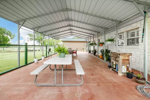 Exterior - 307 E Loop Dr, Brady, TX 76825 photo 2 of 11