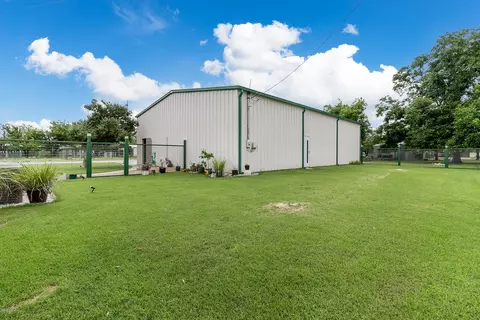 Exterior - 307 E Loop Dr, Brady, TX 76825 photo 11 of 11