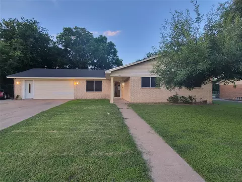 243 Weldon Dr, Woodway, TX 76712