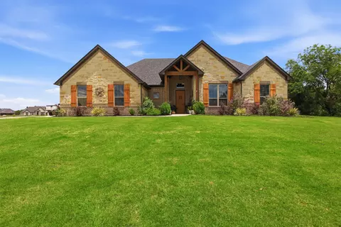 915 Taylor Br, Springtown, TX 76082