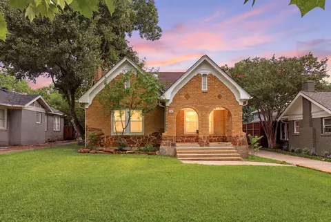 825 Thomasson Dr, Dallas, TX 75208