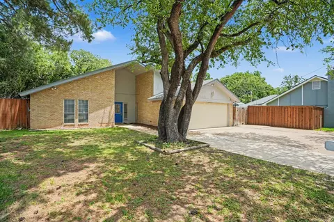 5907 Old Barn Dr, Arlington, TX 76016