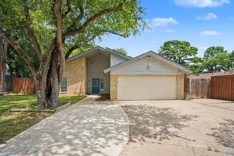 5907 Old Barn Dr, Arlington, TX 76016