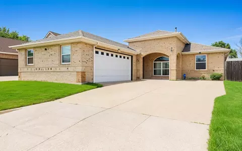 3807 Winding Rd, Arlington, TX 76016