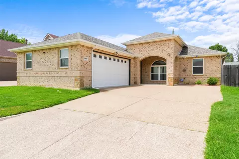 3807 Winding Rd, Arlington, TX 76016