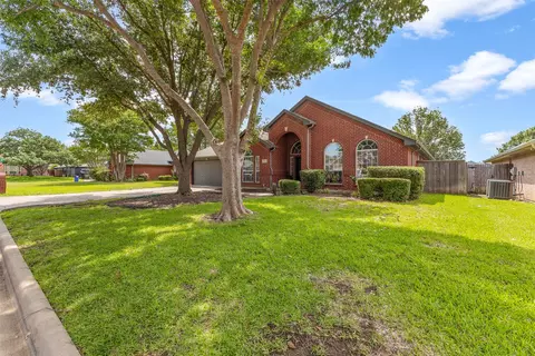 1520 Hampton Dr, Mansfield, TX 76063