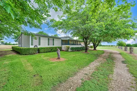 652 Middle Windsor Rd, Mcgregor, TX 76657