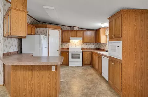 652 Middle Windsor Rd, Mcgregor, TX 76657 photo 9