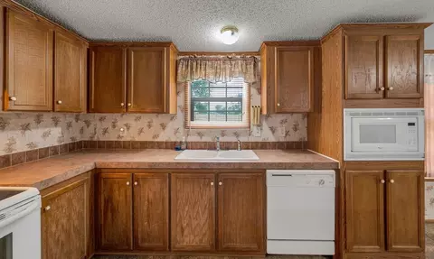 652 Middle Windsor Rd, Mcgregor, TX 76657 photo 13