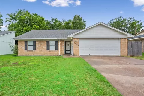 1933 Century Dr, Waco, TX 76712
