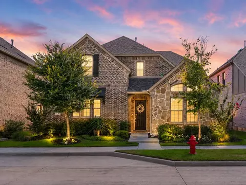 12767 Royal Oaks Ln, Farmers Branch, TX 75234